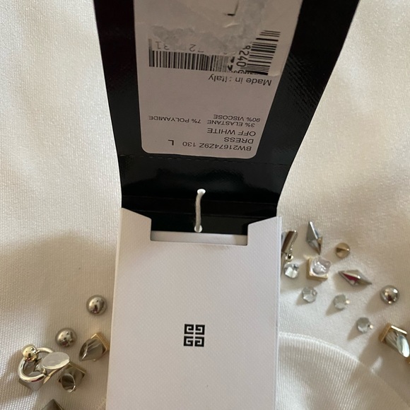 Givenchy Stud & Bead Embellished Gown. Size L. Retail $4780. - Picture 12 of 12